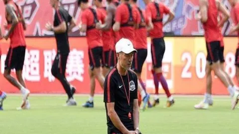 篮球激战正酣！美职男篮东部队连赢四场，攻防两端火力全开，精彩对决不容错过！